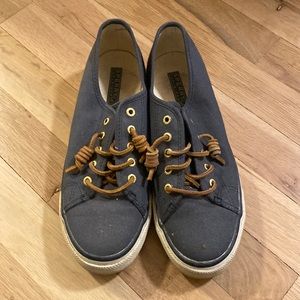 Sperry blue shoes